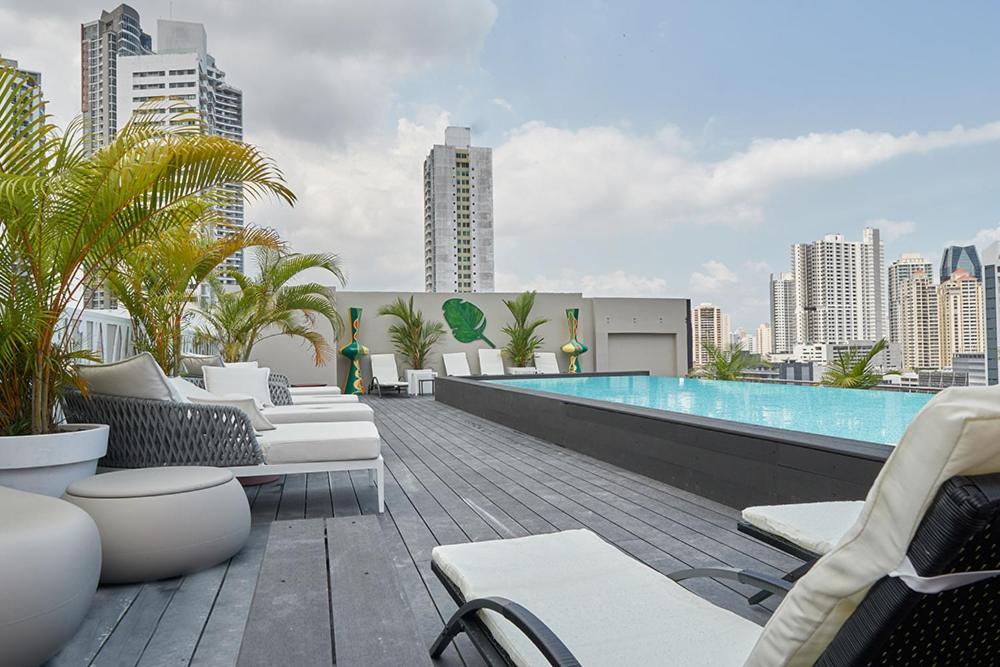 Gran Evenia Panama Hotel Exterior foto Rooftop pool at the hotel