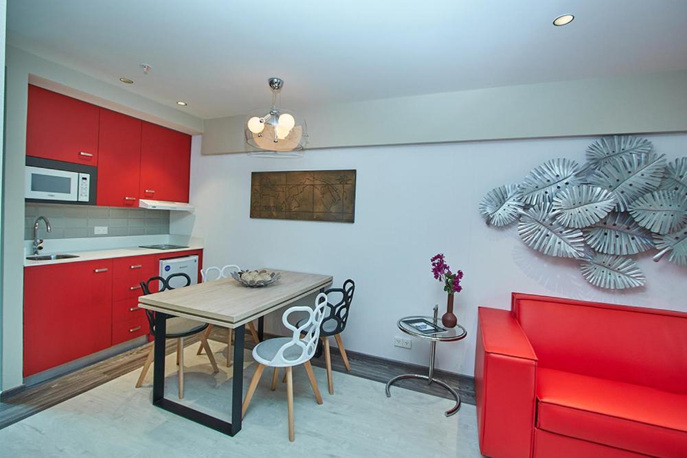 Gran Evenia Panama Hotel Exterior foto A kitchen in a serviced apartment in Hong Kong