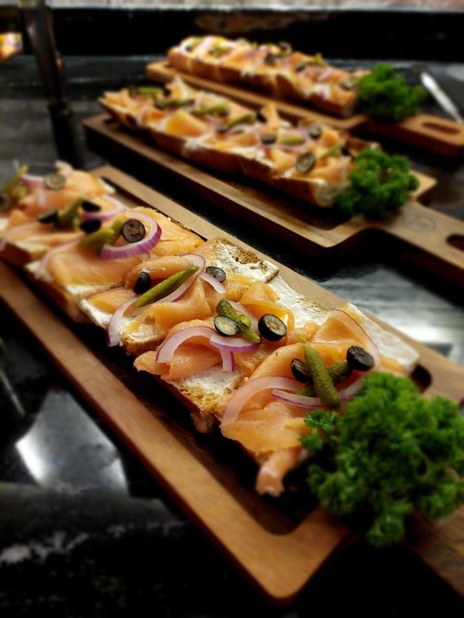 Gran Evenia Panama Hotel Exterior foto Salmon and cucumber on a baguette